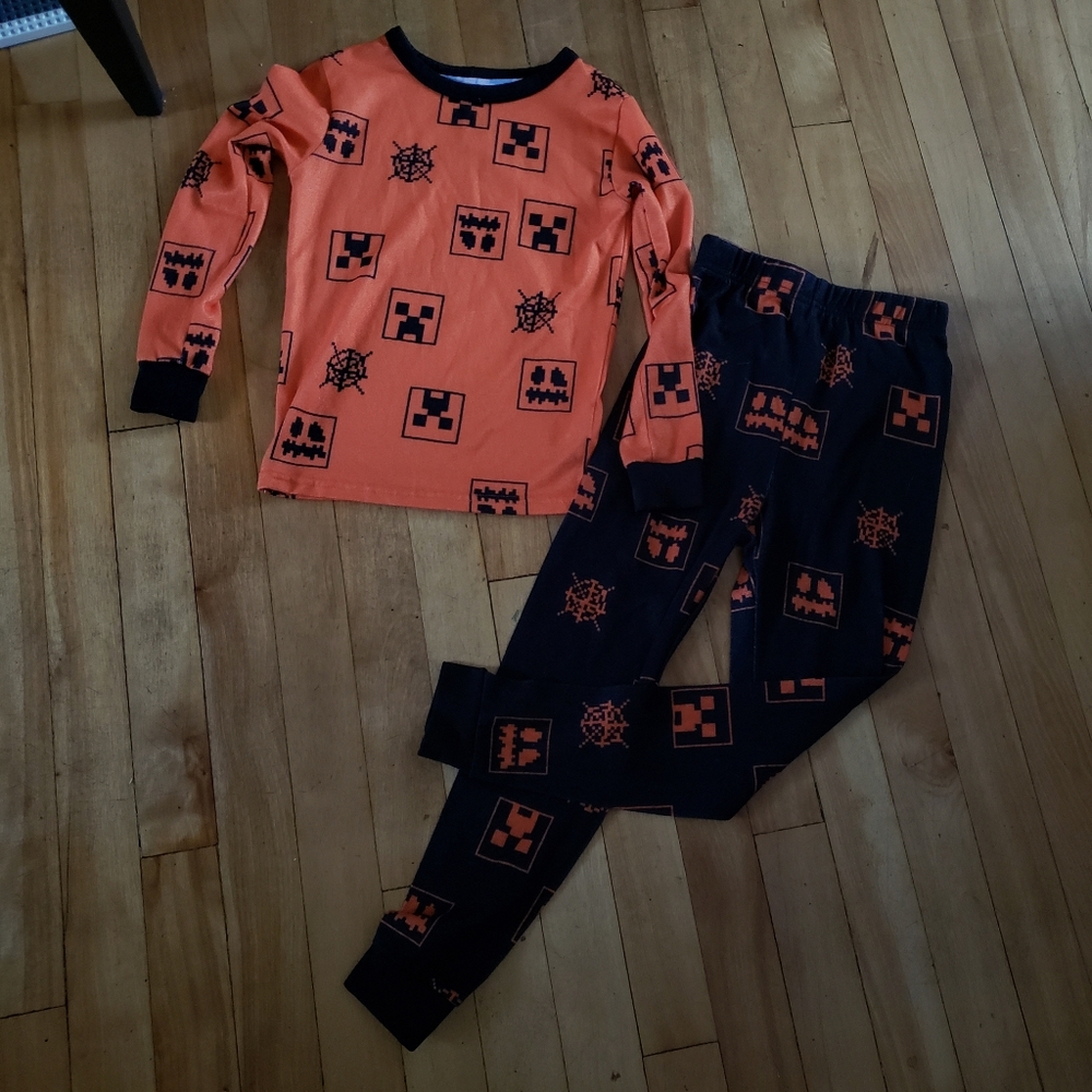 MINECRAFT NWOT Snug Fit Boys 2pc Set Pyjama - Size 8